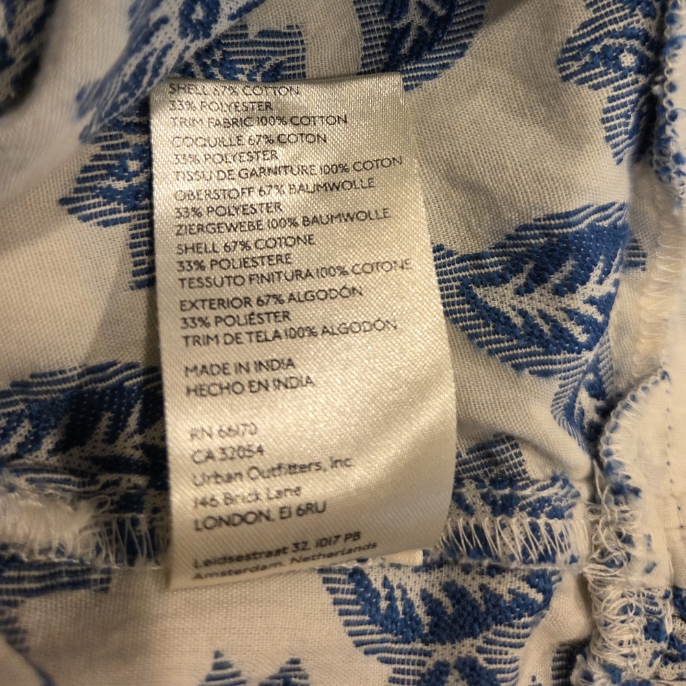 Anthropologie Blue and White Sleeveless Floral Blouse, Size S. - Picture 16 of 16